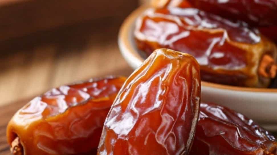 خرما استعمران چیست؟ خواص و ویژگی‌ها + معرفی خرمای کرمان و خرید